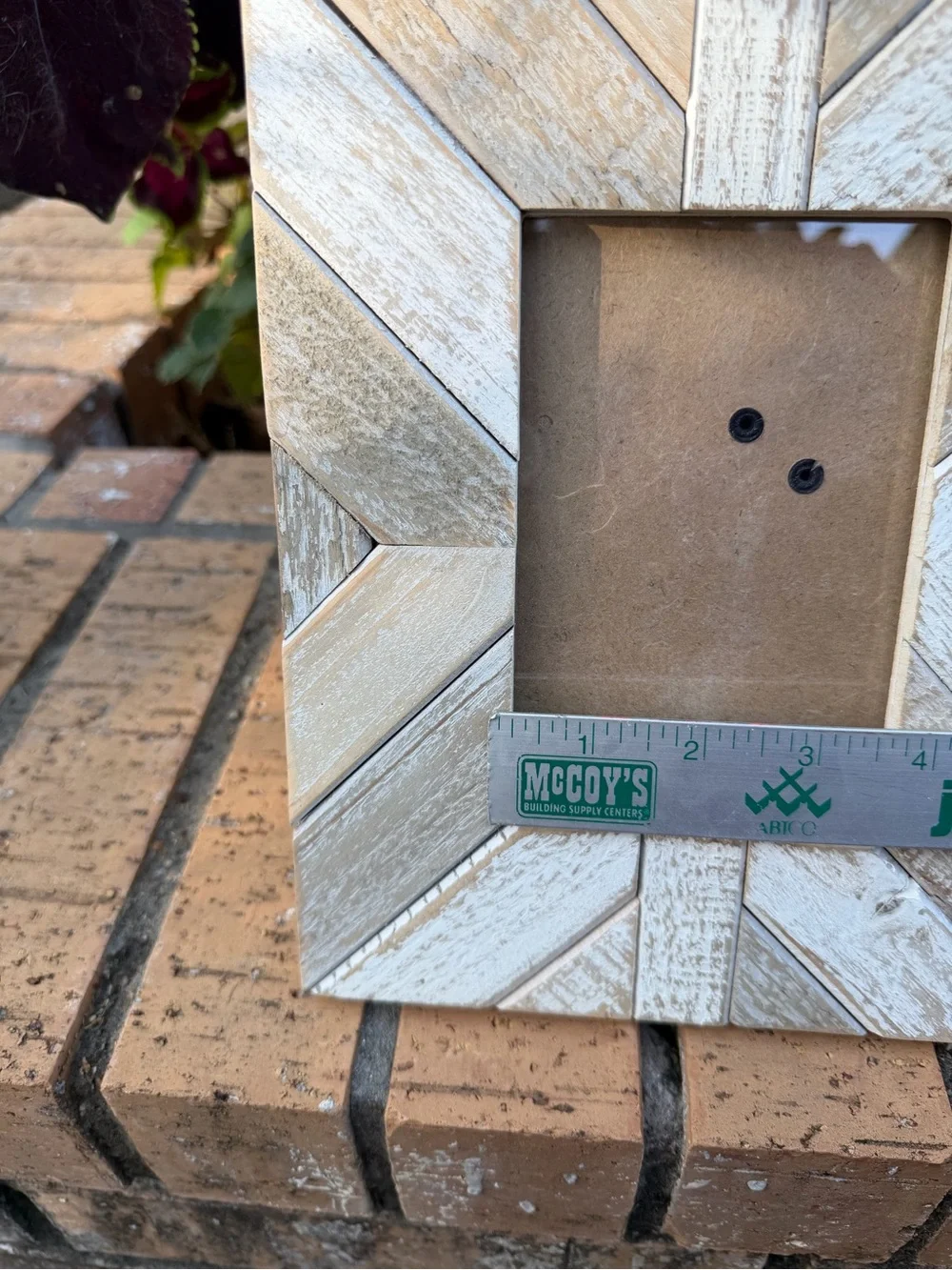 Rustic Whitewash Chevron Wood 4X6 Picture Frame - Home Accents Beautiful Cond.